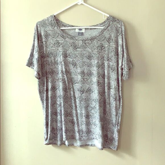 Old Navy T-shirt  - Picture 1 of 4
